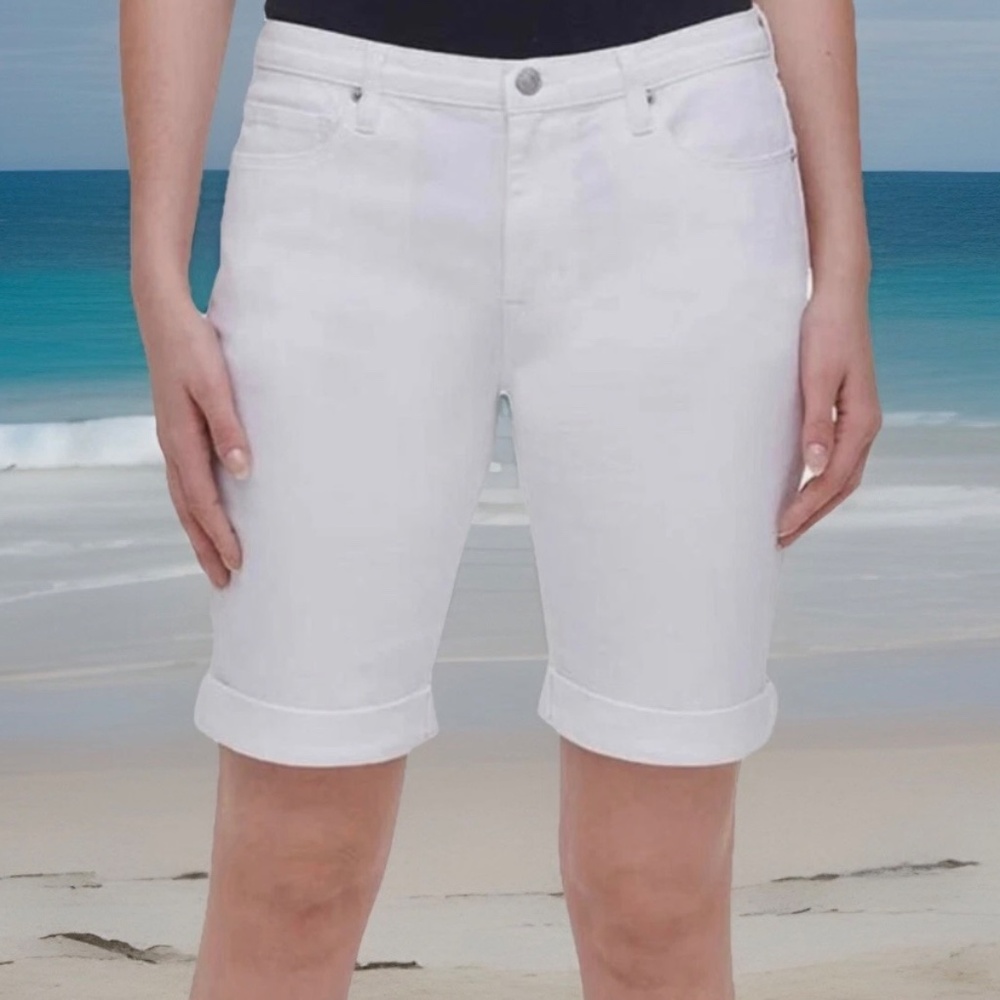 DKNY Jeans Ladies' Mid Rise Bermuda Shorts, White, Sz-8 QUICK SHIP - Picture 2 of 5